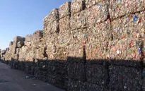 Tây Ban nha triệt phá băng nhóm buôn lậu rác thải từ Italy