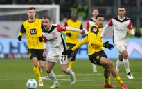 Vượt qua Dortmund, Frankfurt áp sát nhóm đầu Bundesliga