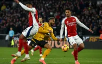 Arsenal nhọc nhằn hạ Wolves trong trận đấu có 2 thẻ đỏ