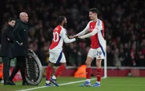 Arsenal nhấn chìm Man City