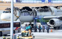 Air Busan cấm để bộ sạc pin trong khoang hành lý xách tay