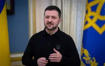 Ukraine gia hạn tình trạng thiết quân luật