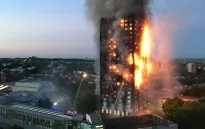 Anh: Phá dỡ tòa chung cư Grenfell Tower sau thảm họa hỏa hoạn cách đây 8 năm