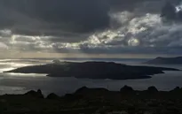 Santorini hứng chịu loạt động đất mới, Hy Lạp ban bố tình trạng khẩn cấp