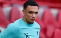 Trent Alexander-Arnold có thể trở lại trong trận derby Merseyside, nhưng Liverpool mất Joe Gomez