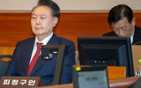 Ông Yoon Suk-yeol trở thành Tổng thống Hàn Quốc đương nhiệm đầu tiên phải ra hầu tòa
