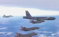 Máy bay ném bom B-52 Mỹ bay gần biên giới Nga làm dấy lên nhiều đồn đoán