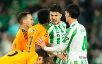 Real Madrid bất ngờ thất bại, Atletico vươn lên dẫn đầu La Liga