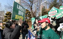 “Vực thẳm” chia rẽ dư luận Hàn Quốc vì việc luận tội Tổng thống Yoon