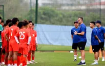 HLV Cristiano Roland: "U17 Việt Nam cố gắng giải quyết từng trận đấu tại VCK châu Á"