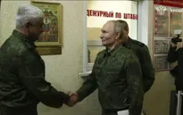 Tổng thống Nga tới "điểm nóng" Kursk, chỉ đạo đẩy lùi quân Ukraine sớm nhất