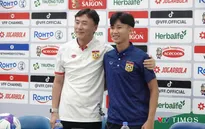 Cầu thủ Lào "dè chừng" Quang Hải