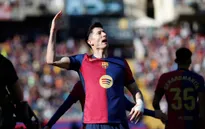 Lewandowski tỏa sáng, Barca giữ vững ngôi đầu La Liga