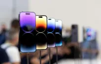 Apple "giải cứu" iPhone: 5 chuyến bay trong 3 ngày để tránh thuế quan