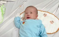 Hạnh phúc vỡ òa khi được ra viện của bệnh nhi 1 tháng tuổi mắc tim bẩm sinh