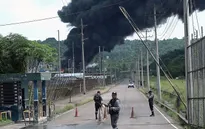 Hỏa hoạn làm tê liệt hoạt động tại nhà máy lọc dầu lớn nhất Ecuador