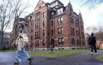 Tổng thống Mỹ cân nhắc chuyển tài trợ cho Harvard sang trường dạy nghề