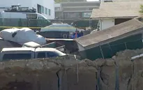 Mỹ: Hố tử thần 'nuốt chửng' hàng loạt ô tô