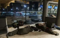 Vấn nạn người vô gia cư ngủ qua đêm tại sân bay Madrid, Tây Ban Nha