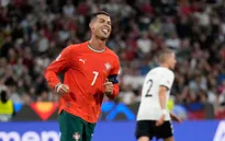Ronaldo tỏa sáng, Bồ Đào Nha vào chung kết UEFA Nations League