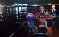 Chìm phà gần đảo Bali, 4 người chết, 38 người vẫn mất tích