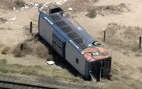 Lật xe bus tại bang South California (Mỹ), ít nhất 20 người bị thương