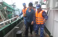 Cảnh sát biển 4 cứu ngư dân bị tai nạn trên biển