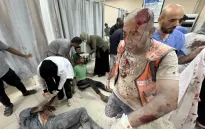 Bệnh hiếm gây liệt lan rộng giữa nạn đói ở Gaza