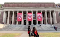 Tòa án Mỹ hủy bỏ quyết định cắt giảm hơn 2 tỷ USD tài trợ cho Đại học Harvard