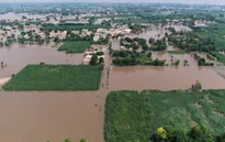 Nguy cơ lũ lụt gia tăng khi mưa lớn trút xuống Ấn Độ và Pakistan