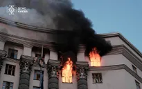 Nga tập kích quy mô lớn nhất vào Ukraine, lần đầu đánh trúng trụ sở chính phủ