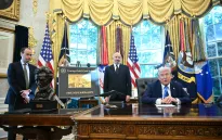 Tổng thống Trump tăng phí thị thực H-1B, triển khai "Thẻ Vàng" 1 triệu USD