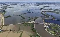 Khủng hoảng lũ lụt lan rộng tại Thái Lan, nhiều hồ chứa vượt ngưỡng an toàn