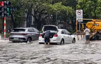 Bão Matmo khiến nhiều tuyến phố ở Quảng Tây (Trung Quốc) ngập sâu