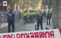 Tòa nhà 6 tầng ở trung tâm Madrid (Tây Ban Nha) đổ sập như bom nổ, ít nhất 4 người thiệt mạng
