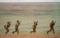Mỹ cắt giảm quân số tại sườn Đông NATO, châu Âu lo ngại khoảng trống an ninh