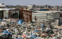 Những núi rác thải đe dọa sức khỏe của người dân Gaza