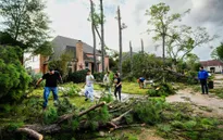 Lốc xoáy phá hủy hơn 100 căn nhà tại Texas, Mỹ