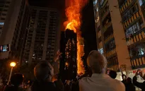Vụ cháy chung cư ở Hong Kong (Trung Quốc): 159 người thiệt mạng, gia đình nạn nhân được bồi thường