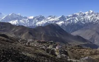Nepal giới hạn số lượng người leo núi để giải quyết vấn nạn rác thải