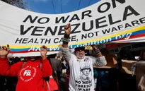 Người dân tại nhiều thành phố ở Mỹ biểu tình phản đối can thiệp quân sự vào Venezuela