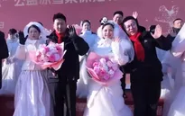 Đám cưới tập thể trong lễ hội băng đăng Cáp Nhĩ Tân