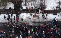 ICE Mỹ bắn tử vong nữ lái xe tại Minneapolis, gia tăng căng thẳng với chính quyền liên bang