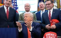 Tổng thống Trump ký luật ngân sách 1.200 tỷ USD, chấm dứt đóng cửa chính phủ Mỹ