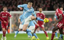 Man City ngược dòng đầy cảm xúc tại Anfield
