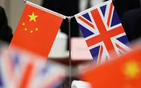 Trung Quốc miễn thị thực cho công dân Anh và Canada