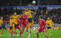 Liverpool thua bạc nhược đội bét bảng Ngoại hạng Anh