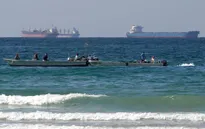 Iran bác thông tin đóng eo biển Hormuz