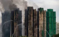 Cháy lớn tại khu nhà ở Hong Kong (Trung Quốc), gần 100 người đi sơ tán