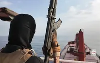 Houthi đe dọa phong tỏa eo biển chiến lược Bab el-Mandeb